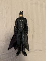 Figurine Batman noire avec cape 