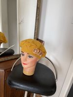 Béret à la française vintage moutarde légère pour l’été