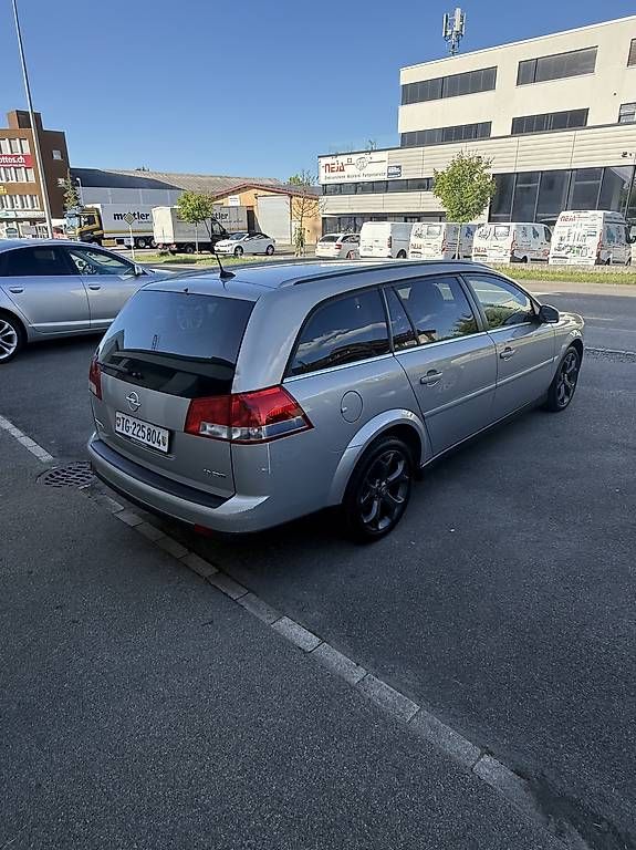 Automobili: Opel Vectra C mit frisch Mfk!!! – Usato da Amriswil venduto da gry_p8n7 2