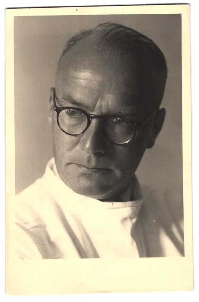 Fotografie & Manifesti: Fotografie Portrait Dr. Euler, Leitender – Usato da Berlin venduto da bartko-reher