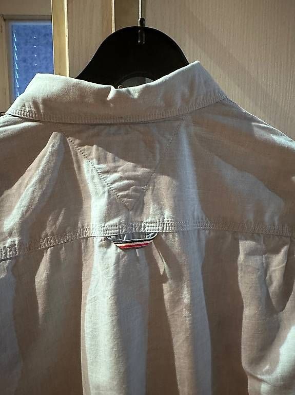 Hemden: Tommy Hilfiger Hemd – Gebraucht aus Diessbach b. Büren von maeldysli 1