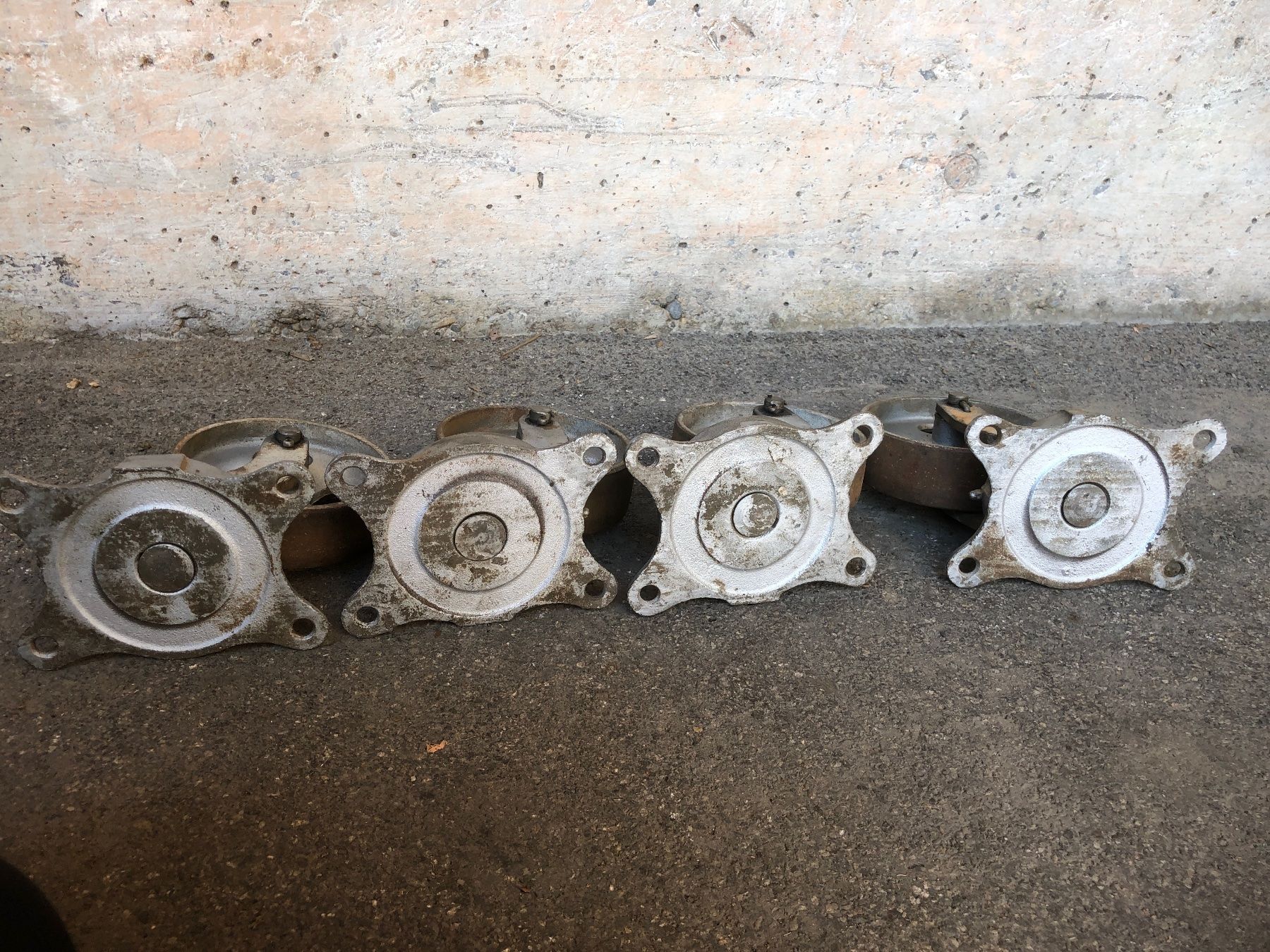 Sonstiges zum Lager & Transport: 4x Antike grosse Schwerlasträder Eisen massiv  Lenkrolle – Gebraucht aus Laufenburg von industrial-silence 6