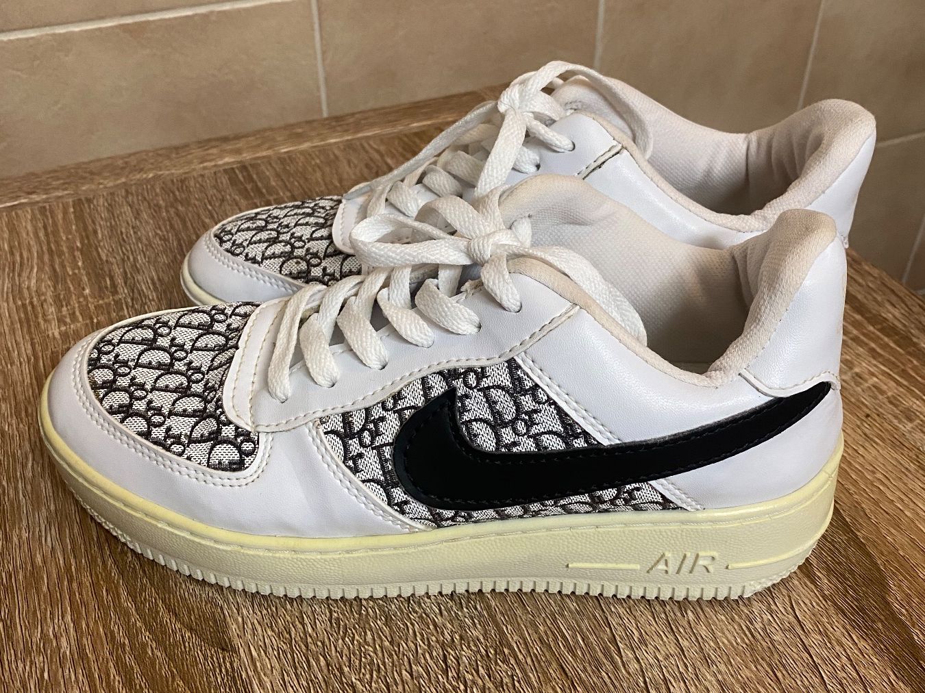 Nike Damenschuhe: Nike Air Force 1 Grösse 38, Top Zustand – Gebraucht aus Dietikon von Enio1 1