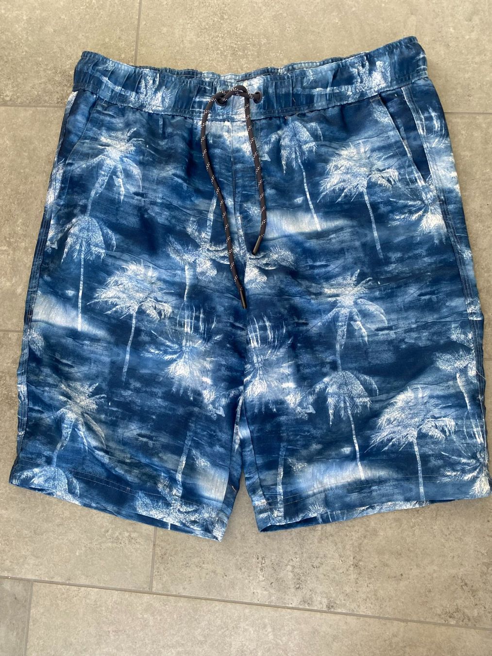 Pantaloni: Neue Badeshorts Gr.L,blau gemustert – Nuovo (secondo la descrizione) da Sarmenstorf venduto da Nathi013