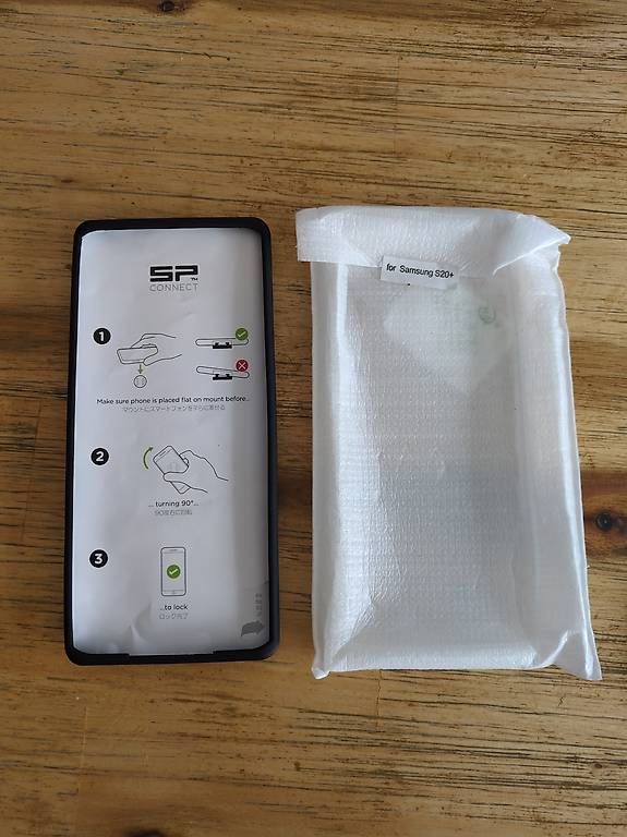 Samsung Cover & Protezioni schermo: Samsung S20+ Schale+Regencover – Usato da Kriens venduto da Float2294 1