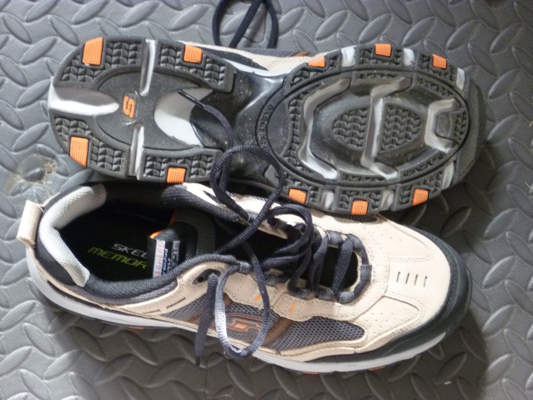 Scarpe da uomo: Skechers Trail-Schuhe Gr. 45 – Nuovo (secondo la descrizione) da Safenwil venduto da universum78