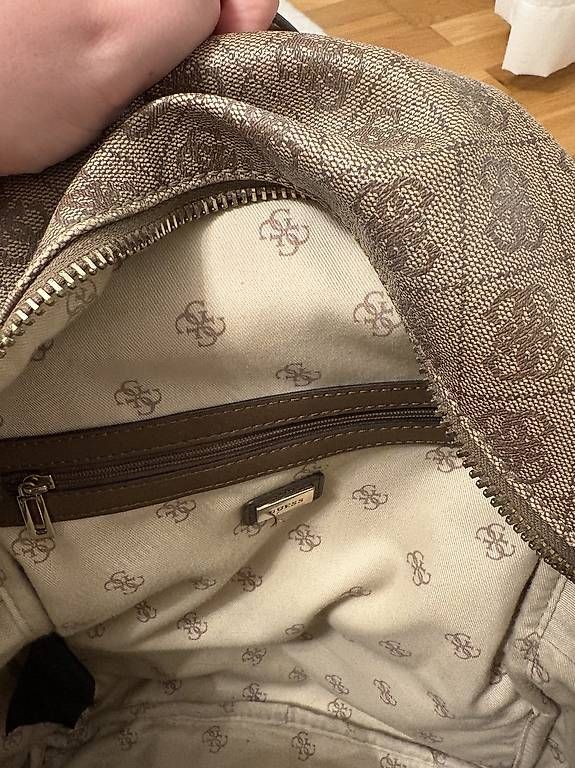 Rucksäcke: Guess Rucksack – Gebraucht aus Toffen von _celine.tra 2