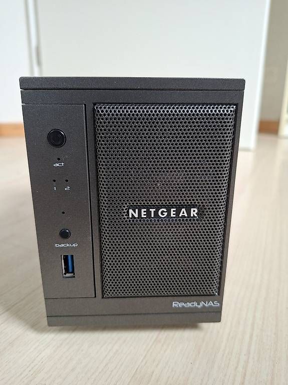 Netgear Serveurs: Netgear ReadyNAS RNDU2000 – D'occasion à Mägenwil par Fiesta51