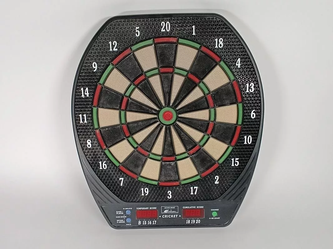 Tiro con l'arco: ECHOWELL Cible pour jeu de fléchettes – Usato da Thielle venduto da Plusvalue_Neuchatel