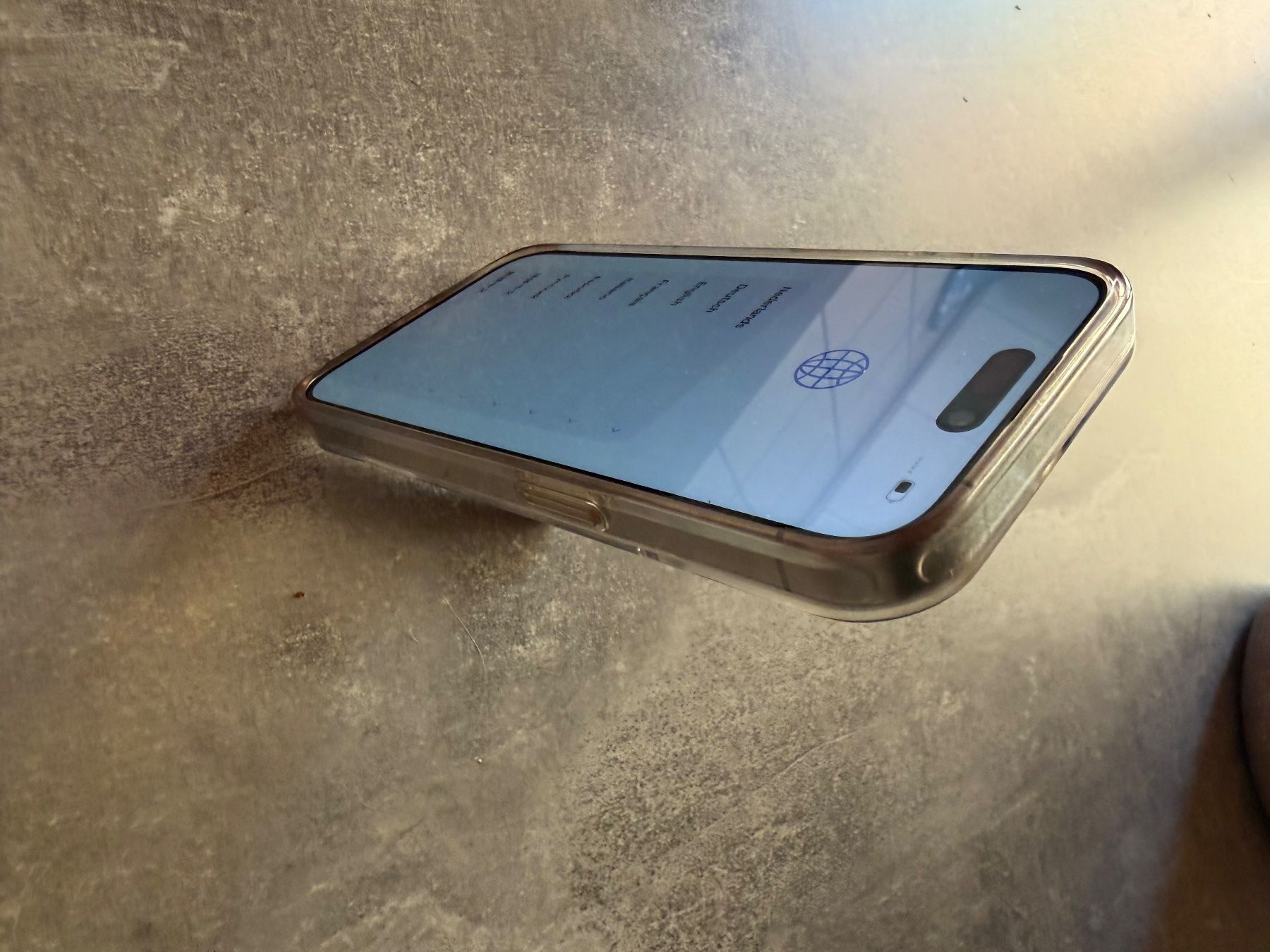 Apple Telefoni cellulari / Smartphones: iPhone 15 pro – Usato da Sonceboz-Sombeval venduto da clo_g9wl 1