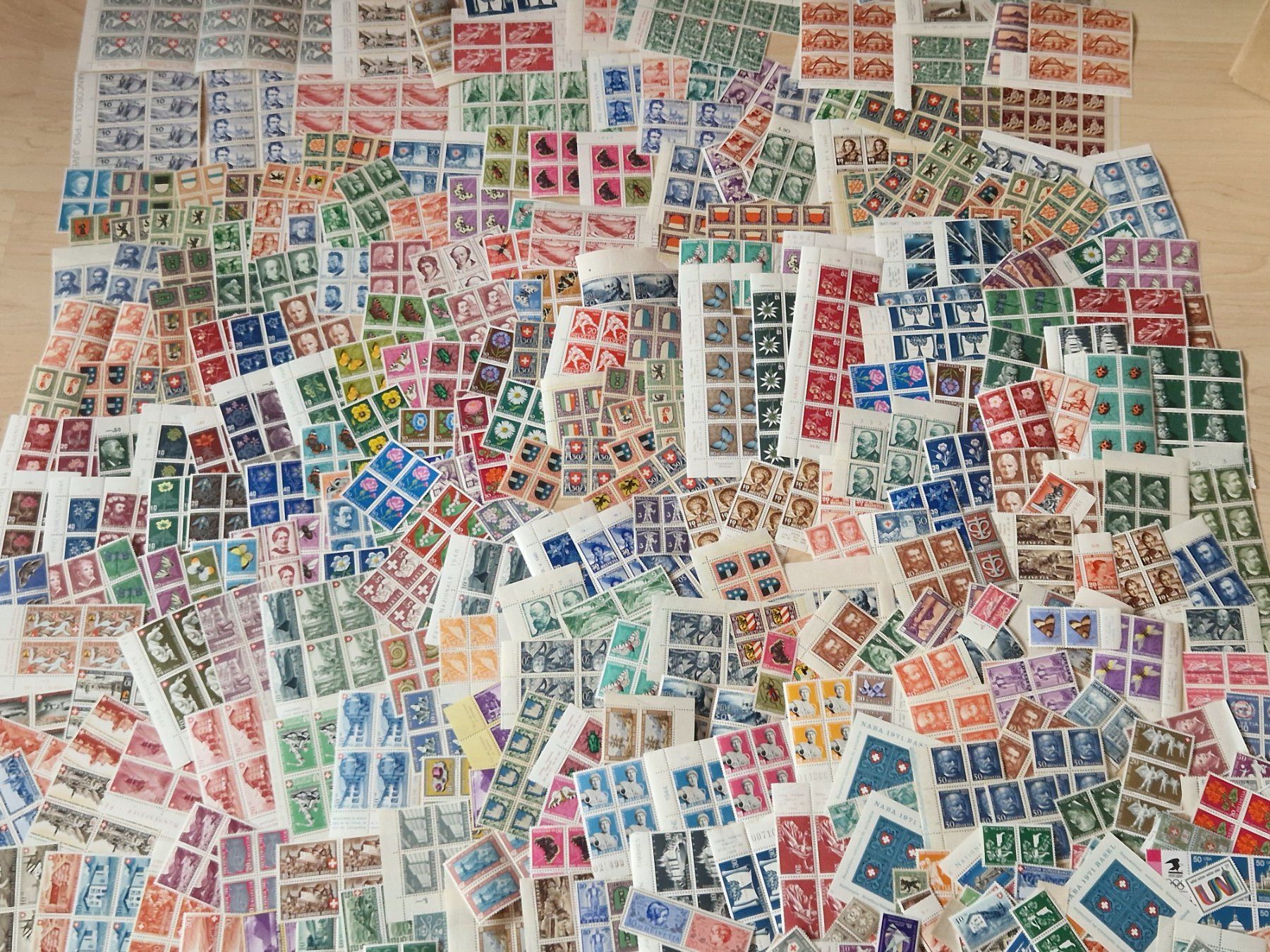 Tous les timbres: Grosser Posten CH postfrisch**, ab 1.- – D'occasion à Burgdorf par Glossy01 1