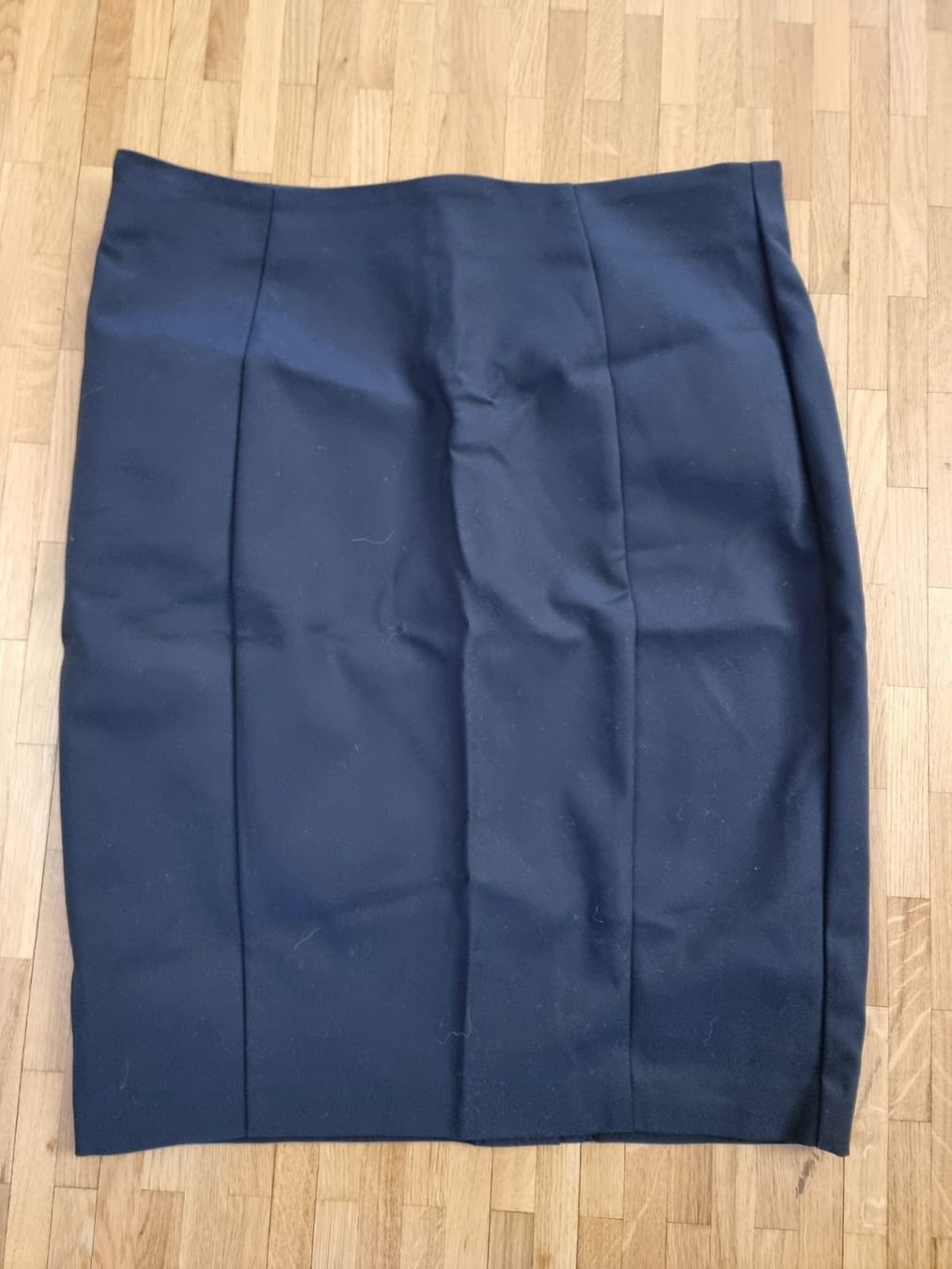 Esprit Gonne: Jupe noire Esprit taille 40 neuve – Nuovo (secondo la descrizione) da Veyrier venduto da Leilazizou