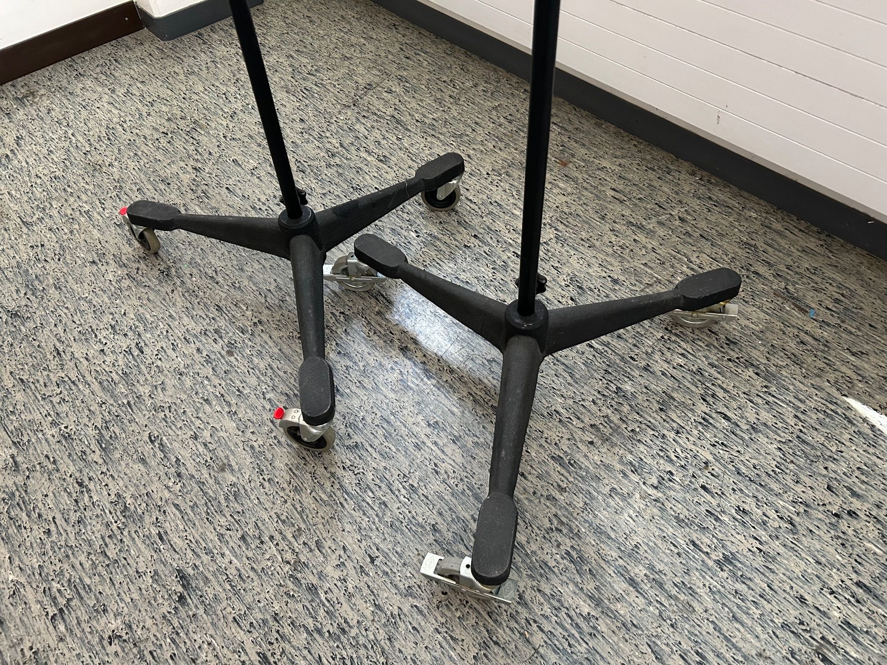 Supports pour instruments & partitions: Rundfunk-Galgenstativ Sonderanfertigung – D'occasion à Zürich par LuZ_8005 8