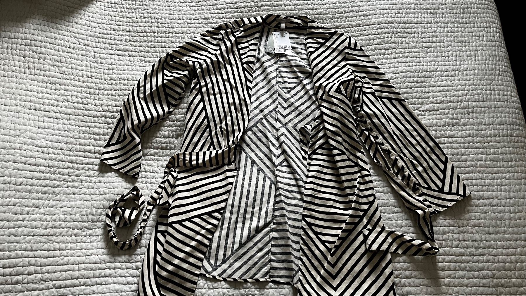 H&M Cappotti: H&M: leichter beiger Sommermantel – Usato da Zürich venduto da ann_ngp7