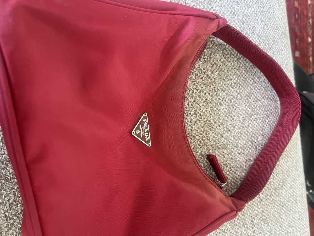 Prada Borse da donna: Prada Min Hobo Bag, Re-Edition 2000  – Usato da Basel venduto da noe_k52t 6