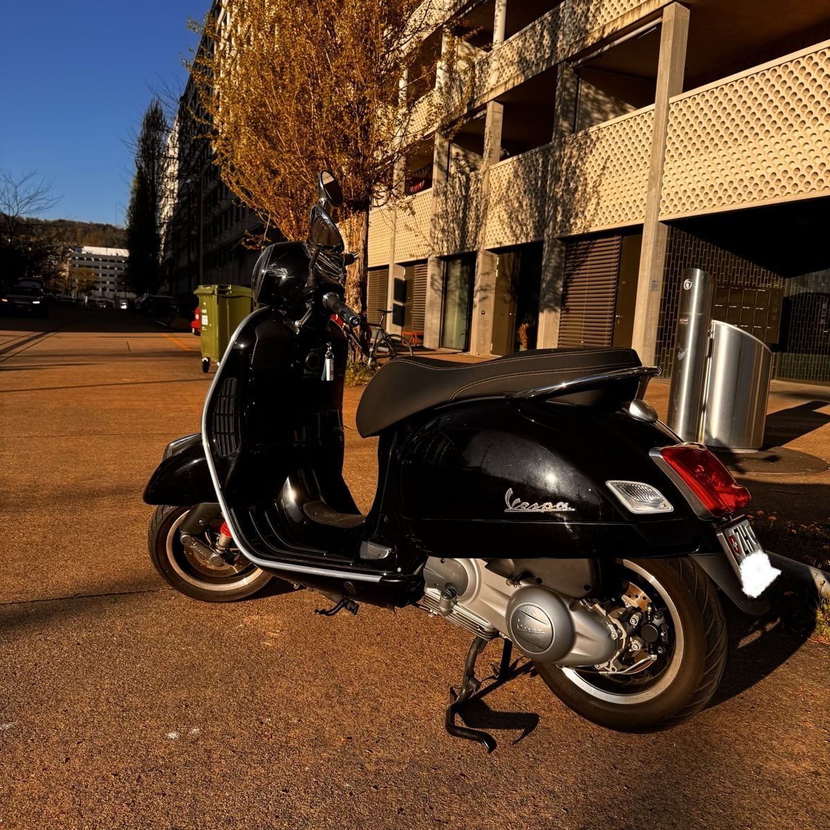 Vespa Scooter: Vespa GTS 300 Super ABS – Usato da Zürich venduto da Aesti 3
