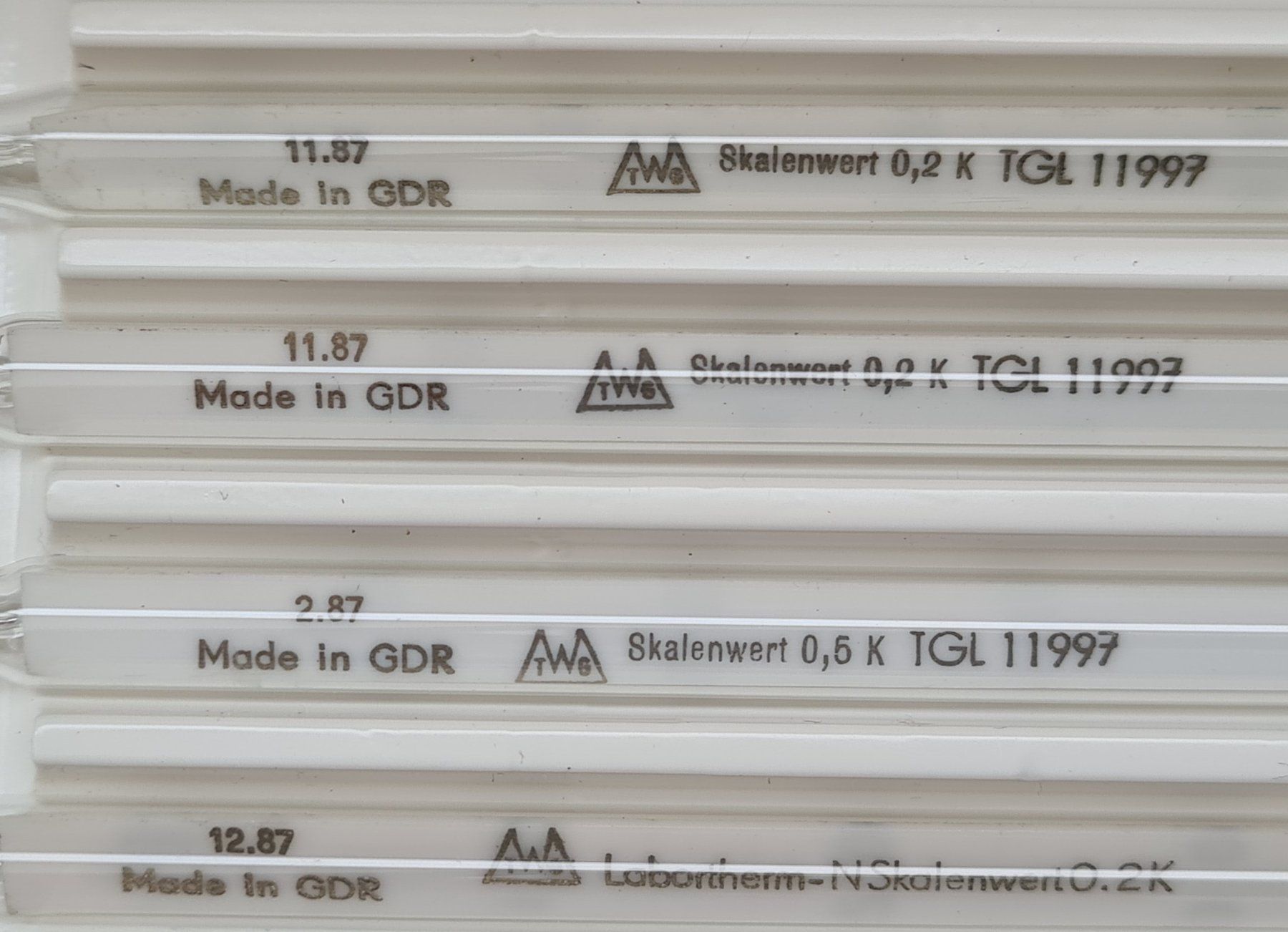 Altro per la casa: Seltene DDR Thermometer-Set-Box - Verschiedene Messbereiche – Nuovo (secondo la descrizione) da Brüttisellen venduto da Sealauncher2814 3