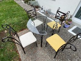 Gartentisch + 4 Stühle