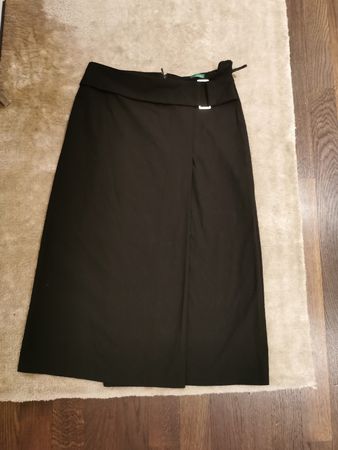 Schwarzer Midi-Rock, Gr. 36, Benetton, NEUWERTIG