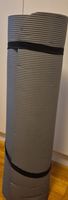 Fitnessmatte grau mit Halteband guter Zustand