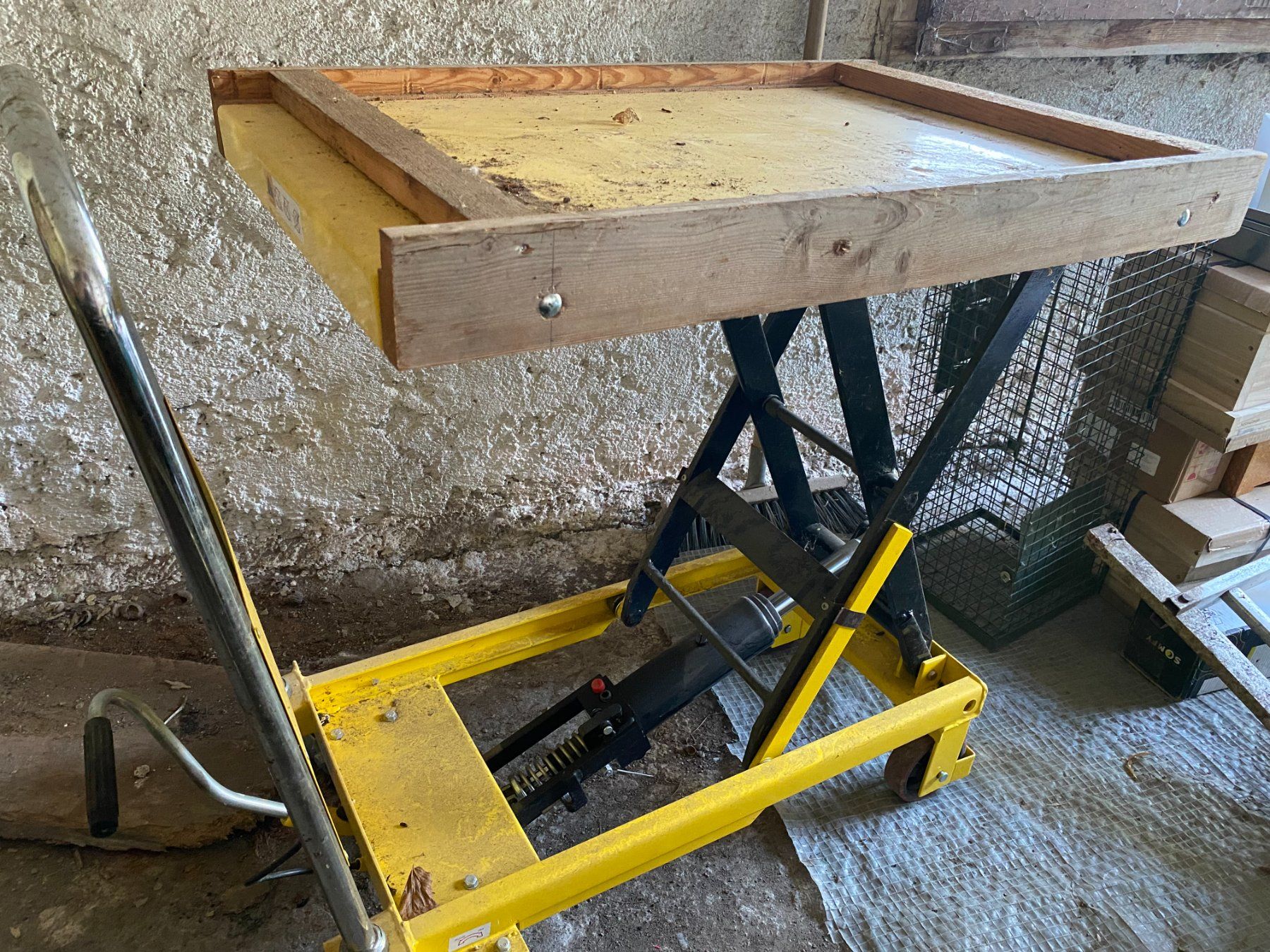 Piattaforme elevatrici & Crick: Scherenhubtischwagen 300 kg, Hubbereich 90 cm – Usato da Hinteregg venduto da Mzolli