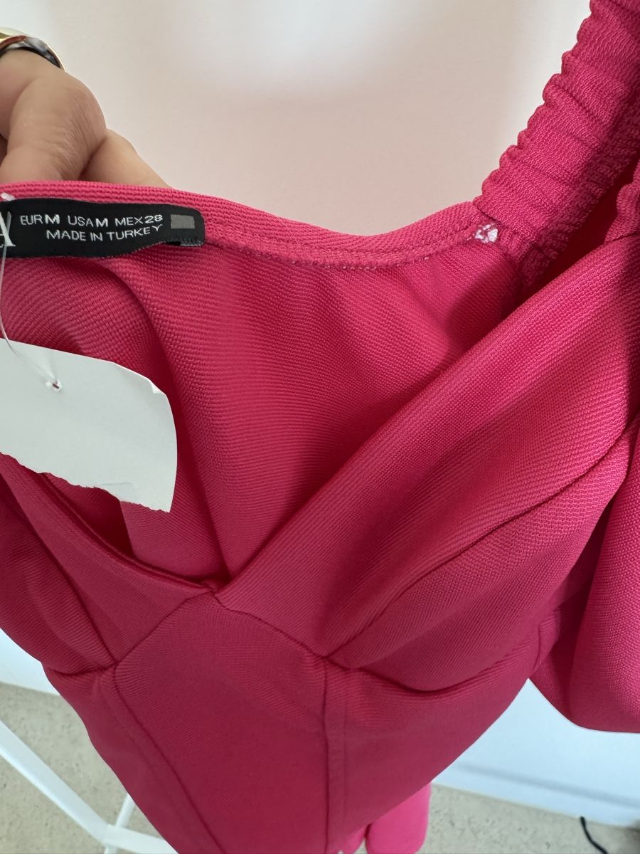 Zara Top: Zara Crop Top Pink mit Puffärmel – Nuovo (secondo la descrizione) da Zürich venduto da di_archive 6
