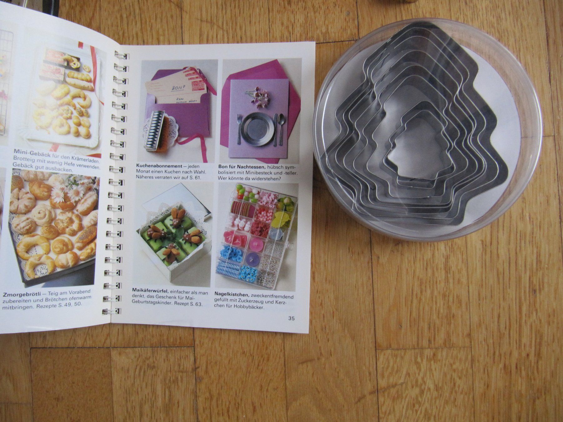 Moules à gâteaux: BackSet mehrteilig: Springform 24 cm + Ausstecher + Büchlein – Neuf (Voir description) à Würenlos par AustralisZ 1