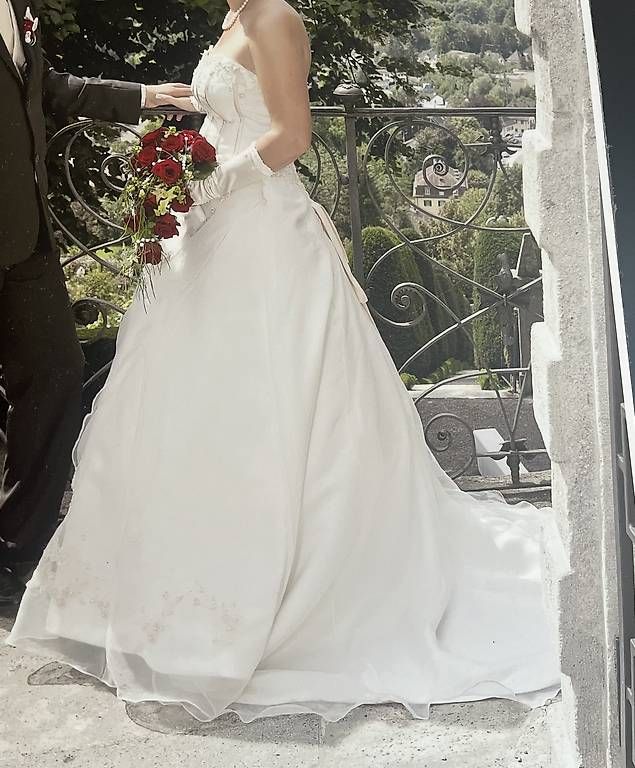 Vestiti: Hochzeitskleid Brautkleid – Usato da Bottenwil venduto da Guguseli014