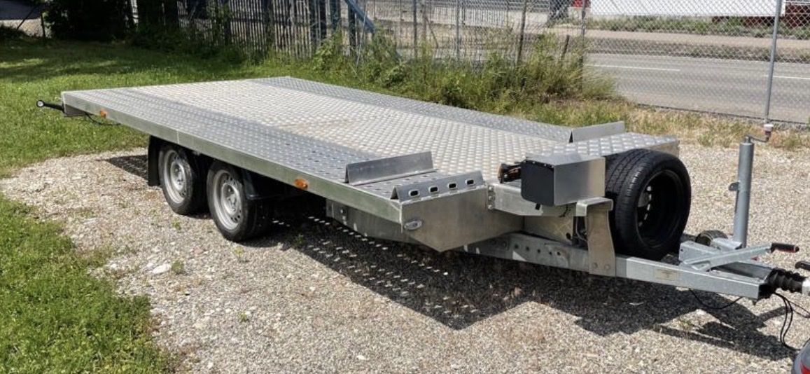 Remorques: Auto Transport Anhänger 2700kg mit Seilwinde – D'occasion à Therwil par cediob
