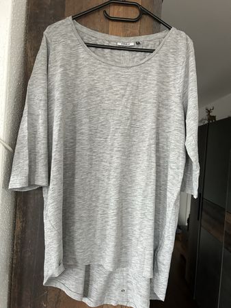 ONLY Shirt, grau, Gr. XL, tolle Details am Rücken!