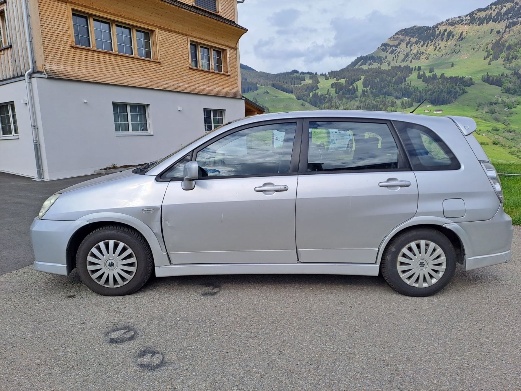Suzuki Automobili: Suzuki Liana 1.6 4WD – Usato da Nesslau venduto da vre_6cst