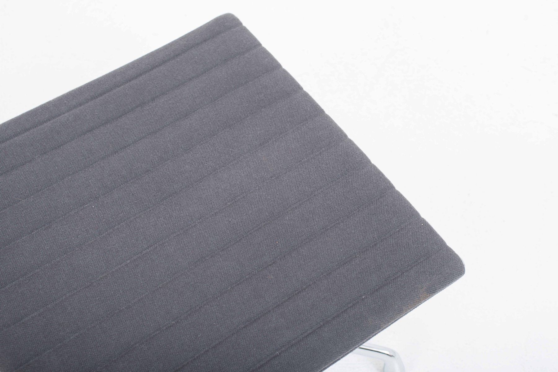 Vitra Hocker: Vitra EA 125 Ottoman / Hocker von Eames in Grau – Gebraucht aus Zürich von STUZH38 6