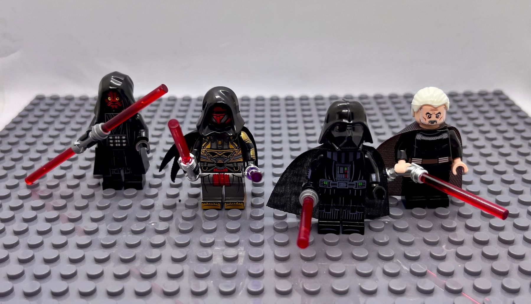 Star Wars Kit di costruzioni: Custom Darth Vader & 3 weitere Sith Lords Minifiguren – Nuovo (secondo la descrizione) da St. Gallen venduto da Starlord77
