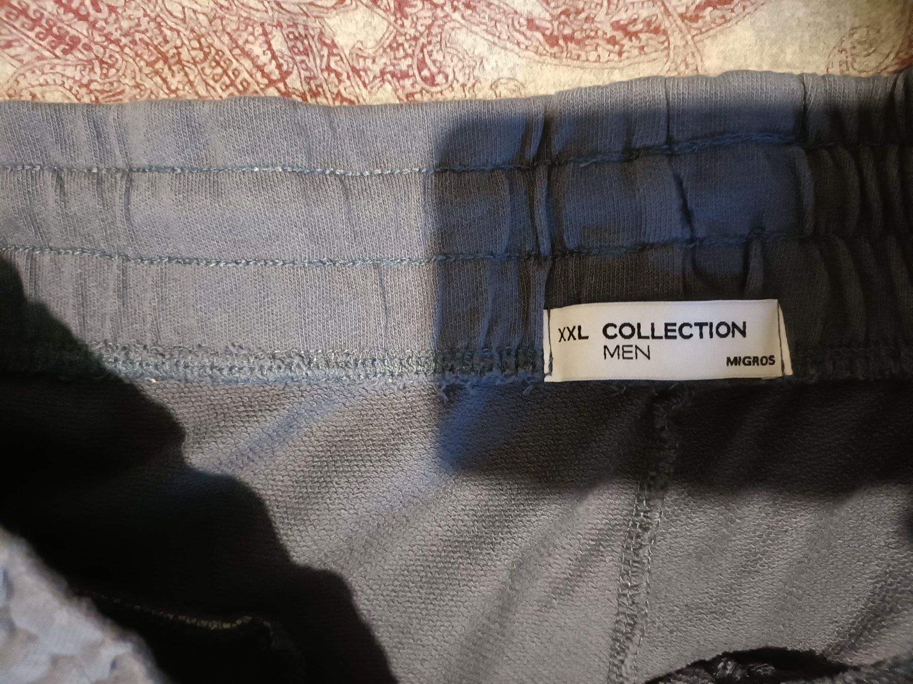 Pantaloni: pantalon de training (peu utilisé) – Usato da Sion venduto da dav_96jh 9