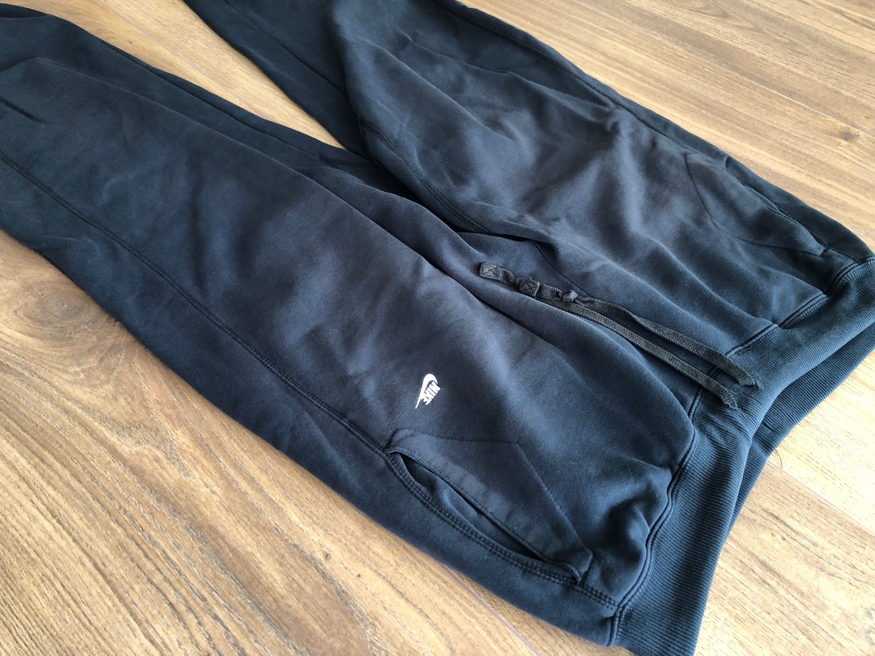 Nike Hosen: NIKE Trainerhosen Gr. XL – Gebraucht aus Mülenen von CreativeSolutions 2