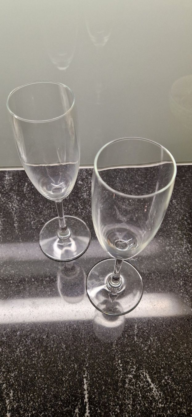 Gläser: 8 Sektgläser aus Glas – Neu (gemäss Beschreibung) aus Hinwil von mic_2cyv 1