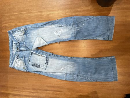 Trendige Designer Jeans mit Patches, Grösse M, Top!