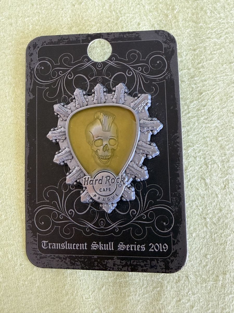 Spille & Fermagli: Pin’s Hard Rock Café Prague – Nuovo e nell'imballaggio originale da Evilard venduto da fre_tn86