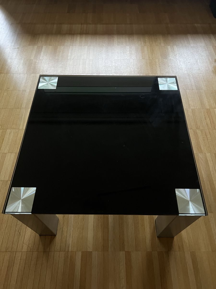 Tische: Quadratischer Glastisch. – Gebraucht aus Liestal von rob_sh87 1