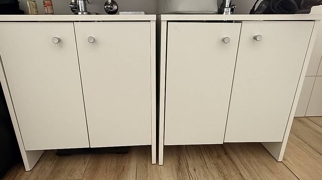Installations & Meubles: 2 Lavabo Unterschränke – D'occasion à Wil SG par unikat