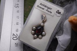 Granat Perle   im  Kistli      925 Silber  Anhänger