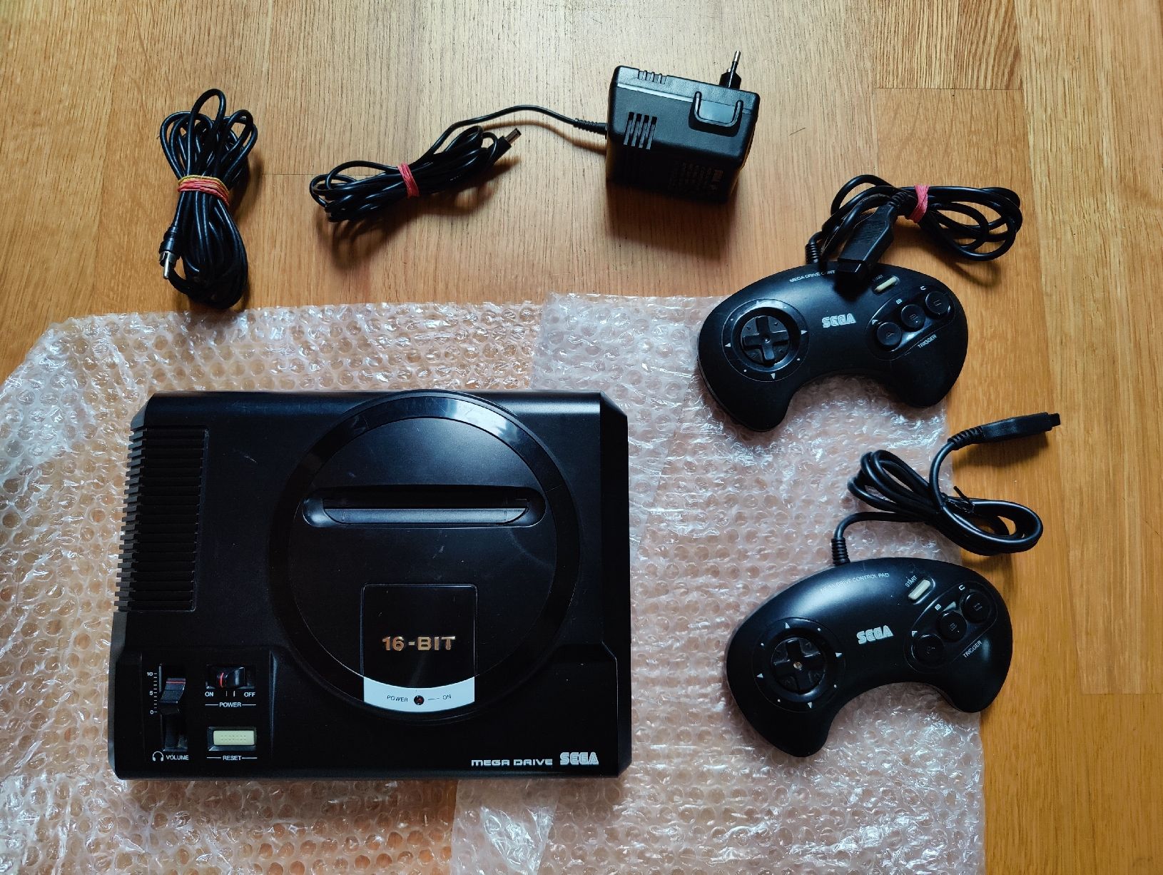 Sega Konsolen: Sega mega drive mit 5 games – Gebraucht aus Bargen BE von  1