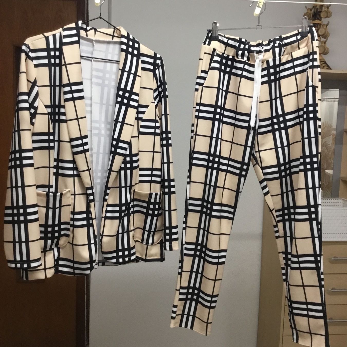 Completi & Tailleur: Jacke und Hose – Nuovo (secondo la descrizione) da Aarau venduto da romiana01 7