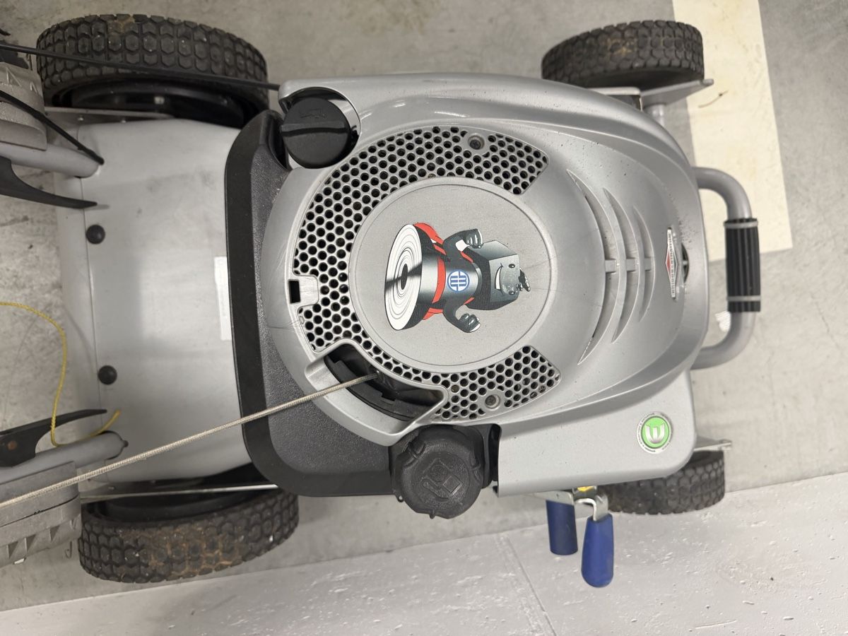 Rasenmäher: GRIN Rasenmäher Benzin Briggs & Stratton – Gebraucht aus Zürich von joyfulgrace 7