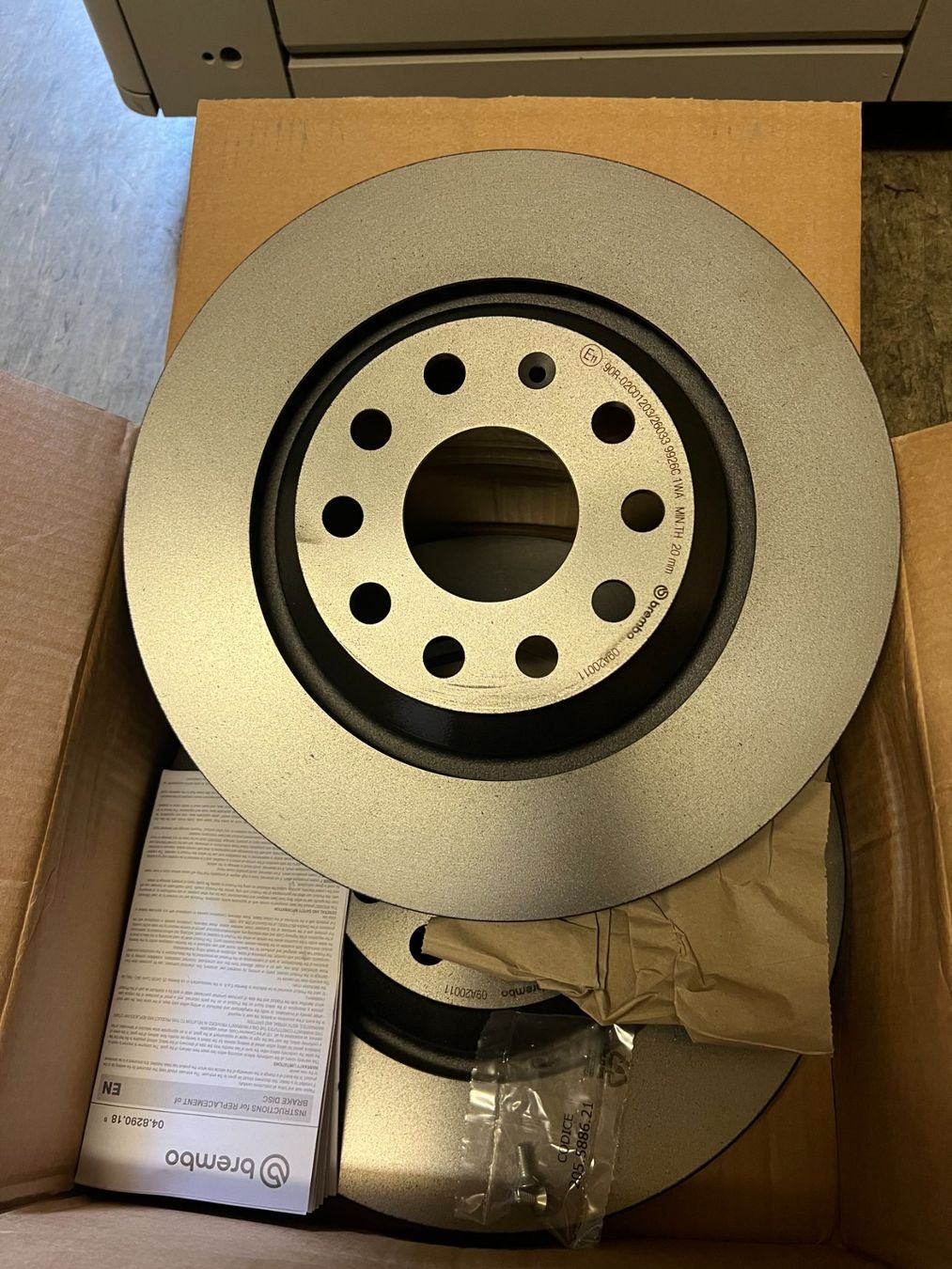 Brembo Tutti pezzi di ricambio auto: Brembo Scheiben Hinterachse VW-AUDI etc. – Nuovo e nell'imballaggio originale da Wallisellen venduto da COMPAX-Wallisellen 3