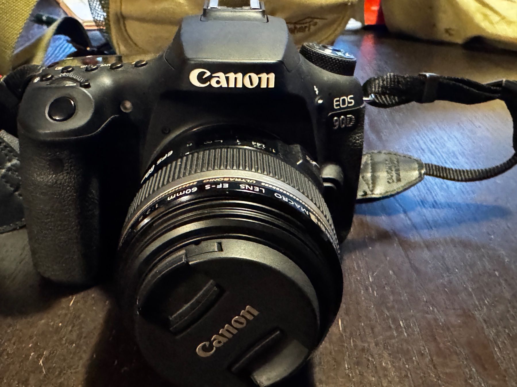 Canon Appareil photo: Kamera Canon EOS 90D, Objektiv EFS 60mm – D'occasion à Trimstein par sab_j6rf 2