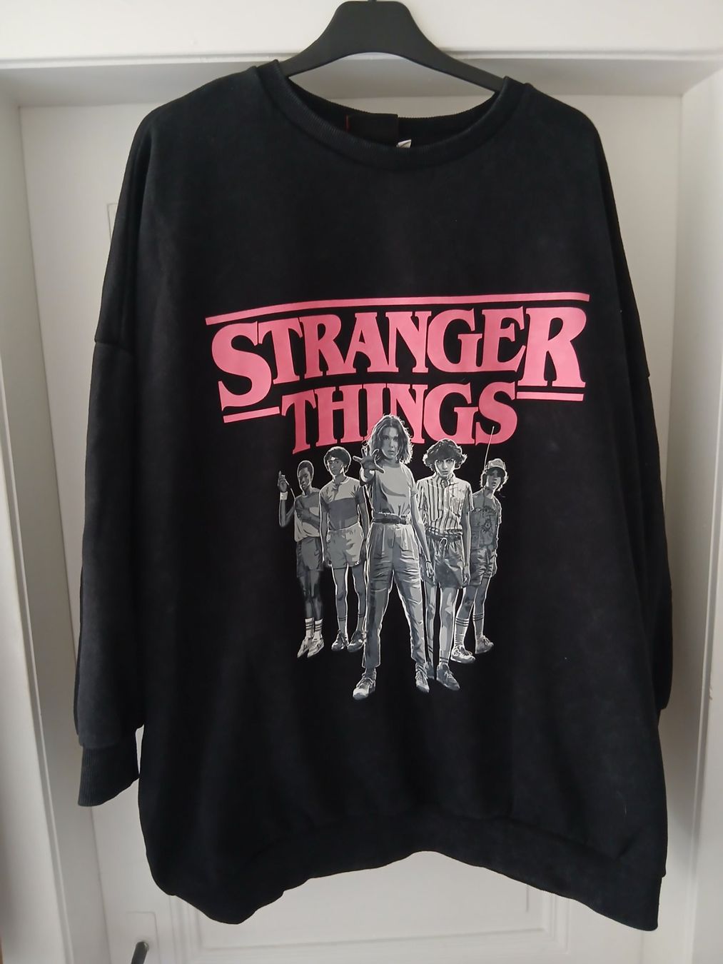 Maglioni & Felpe: Stranger Things Pullover, Gr. 58, Schwarz, Top Zustand! – Usato da Basel venduto da meh_cm2k