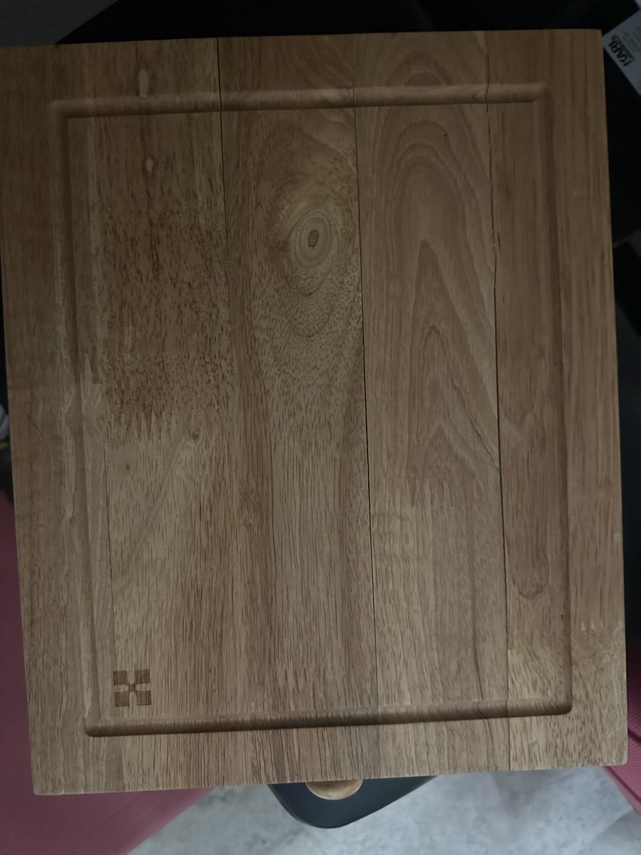 Servierplatten: Designer Käsebrett und Messer Neu – Neu und originalverpackt aus Sevelen von Stopglobal.