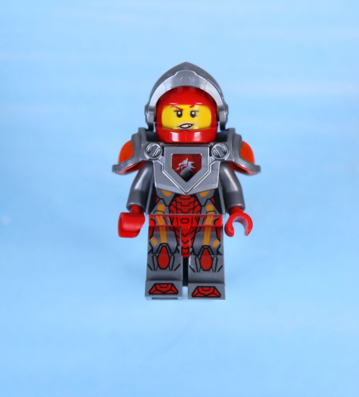 Lego Giocattoli: LEGO Minifigur Macy Halbert - Flat Silver Visor and Armor – Usato da Hettlingen venduto da Scholi99