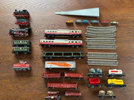 Märklin H0 Konvolut: 3 Loks, 17 Wagen, M-Gleise, Trafo